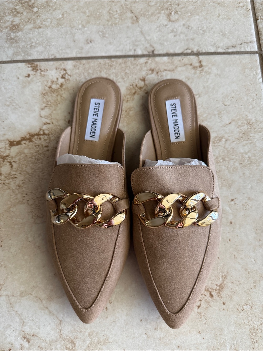 NIB/NWT Steve Madden Tan/Taupe Slip-On Mules with Gold Chain